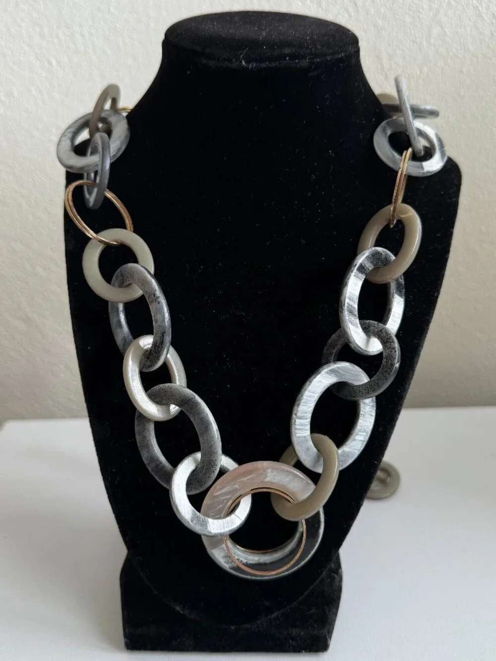 Rush by Denis & Charles Statement Link Necklace Gray Taupe Acrylic Resin Chunky